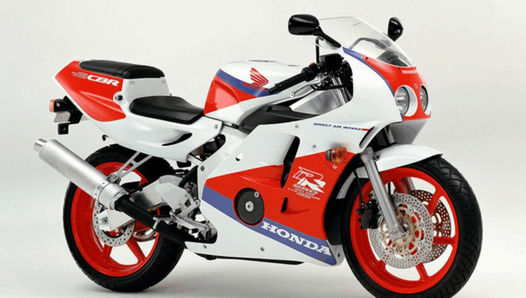 Honda CBR250RR MC22: 90’ların Efsanevi Motosikleti