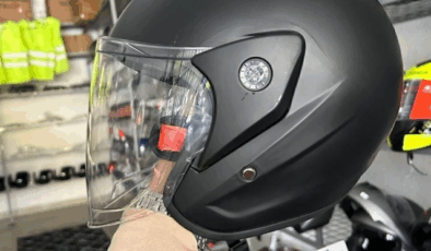 Balenciaga Motosiklet Kaskı: Lüks ve Güvenlik Bir Arada