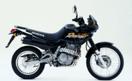 Honda NX650 Dominator: Düz Pist için Mükemmel Modifikasyon